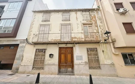 €75,000 Torre del Campo Renovation Project: Andalusian Home for Sale