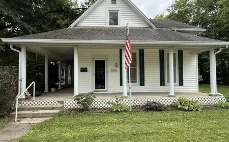 $179,000 West Middleton Farmhouse Oasis: 4 Beds, Pole Barn, 2.05 Acres