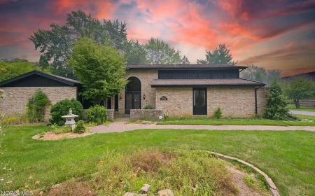 $150,000 Toledo OH Home Auction: 5541 Larchwood Lane, 4 Bed, $150K Min