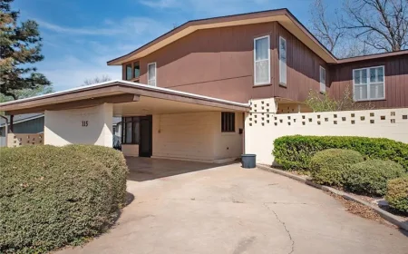 $165,000 Mangum Mid-Century Modern Home for Sale | 115 E Van Buren St