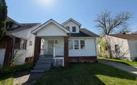 $ 17,000 Classic 1926 Detroit Bungalow: 3 Beds, Hardwood Floors, Garage