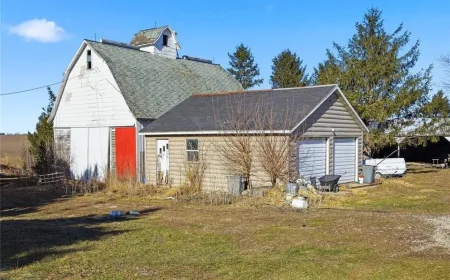 $138,900 Clutier, IA Acreage: Historic Home, 5.68 Acres, Incredible Potential