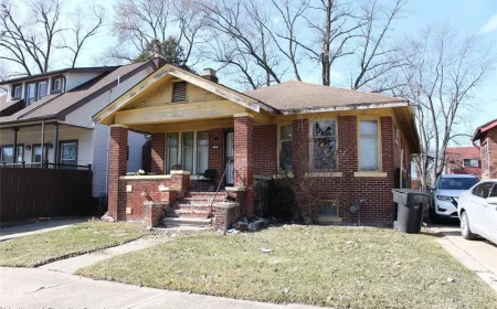  $23,000 Sold: 2-Bed Brick Ranch in Detroit's Schoolcraft Allotment