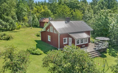 $182,999 Karlsborg Lakeside Cabin: Your Year-Round Swedish Retreat