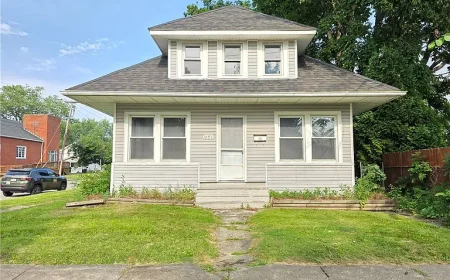 $20,000 Renovator's Dream: Niagara Falls Home with Extra Lot Potential