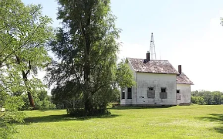 $198,000 Faribault Hilltop Acreage: Country Views & Endless Potential