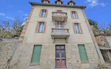 €130,800 Aubusson Elegance: Large French Home