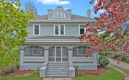 $215,000 Historic Crookston Home: Timeless Charm & Modern Comfort