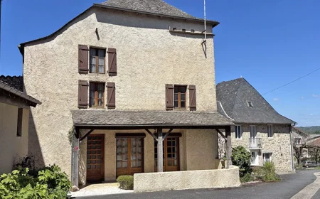 $75,170 Charming Village House in Lunac, Aveyron – Near Villefranche-de-Rouergue