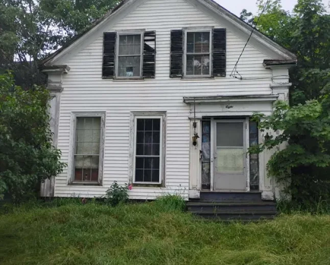$29,900 Machias, ME Fixer-Upper: Historic Home Renovation Opportunity