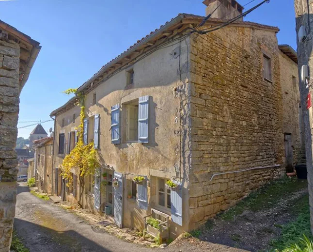 £127,862 Charming 2-Bed Cottage in Nanteuil-en-Vallée, France