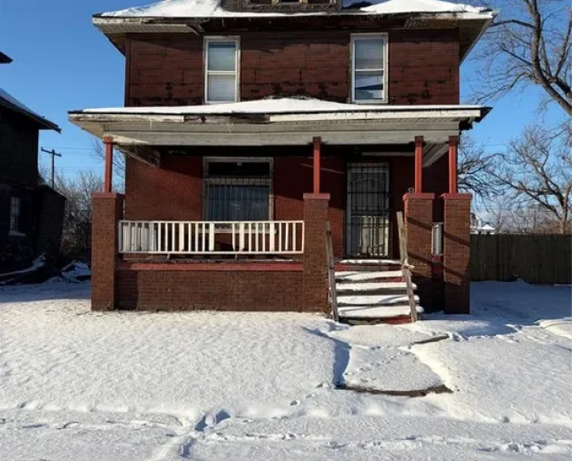 $29,500 Historic Highland Park Colonial: 4-Bed Home on Grand Street