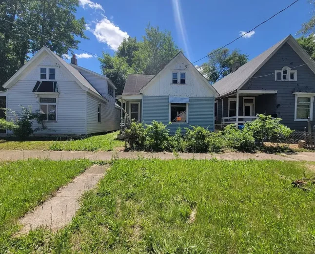$20,000 Peoria Fixer-Upper: 3-Bed Home at $20K for Savvy Investors