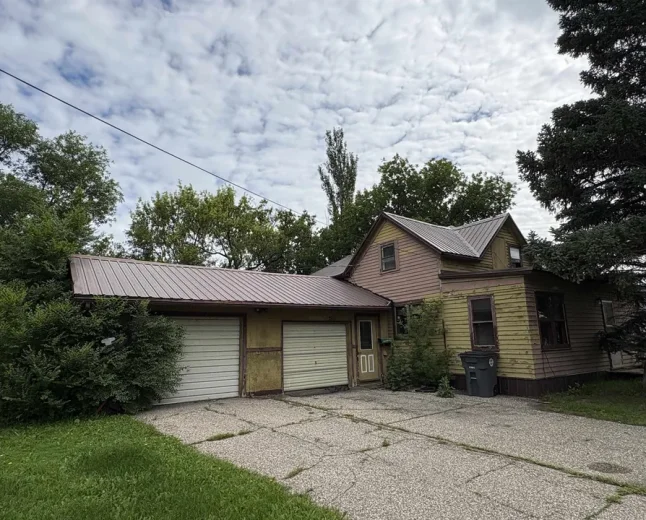 $27,000 Mohall, ND: Prime Investment Opportunity for Renovation