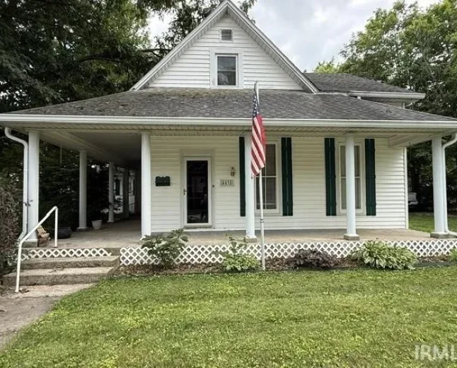 $179,000 West Middleton Farmhouse Oasis: 4 Beds, Pole Barn, 2.05 Acres