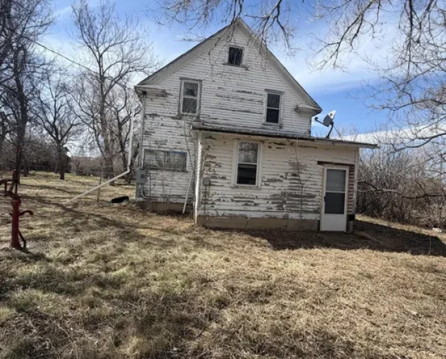 $19,000 Noonan, ND Double Lot Home: $19K Opportunity for Renovation