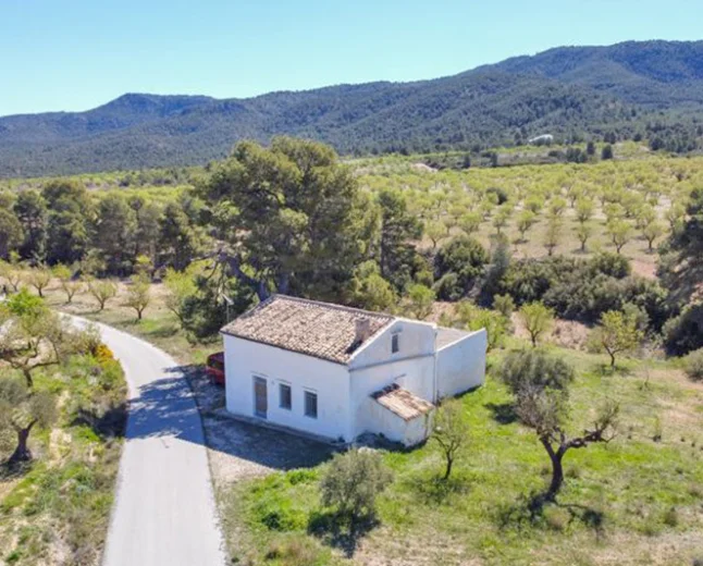  €125,000. Villena Country House: 30 Acres for €125k in Spain