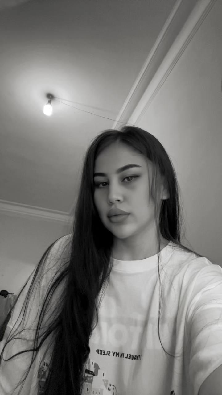 Anushka Vasantkunj00