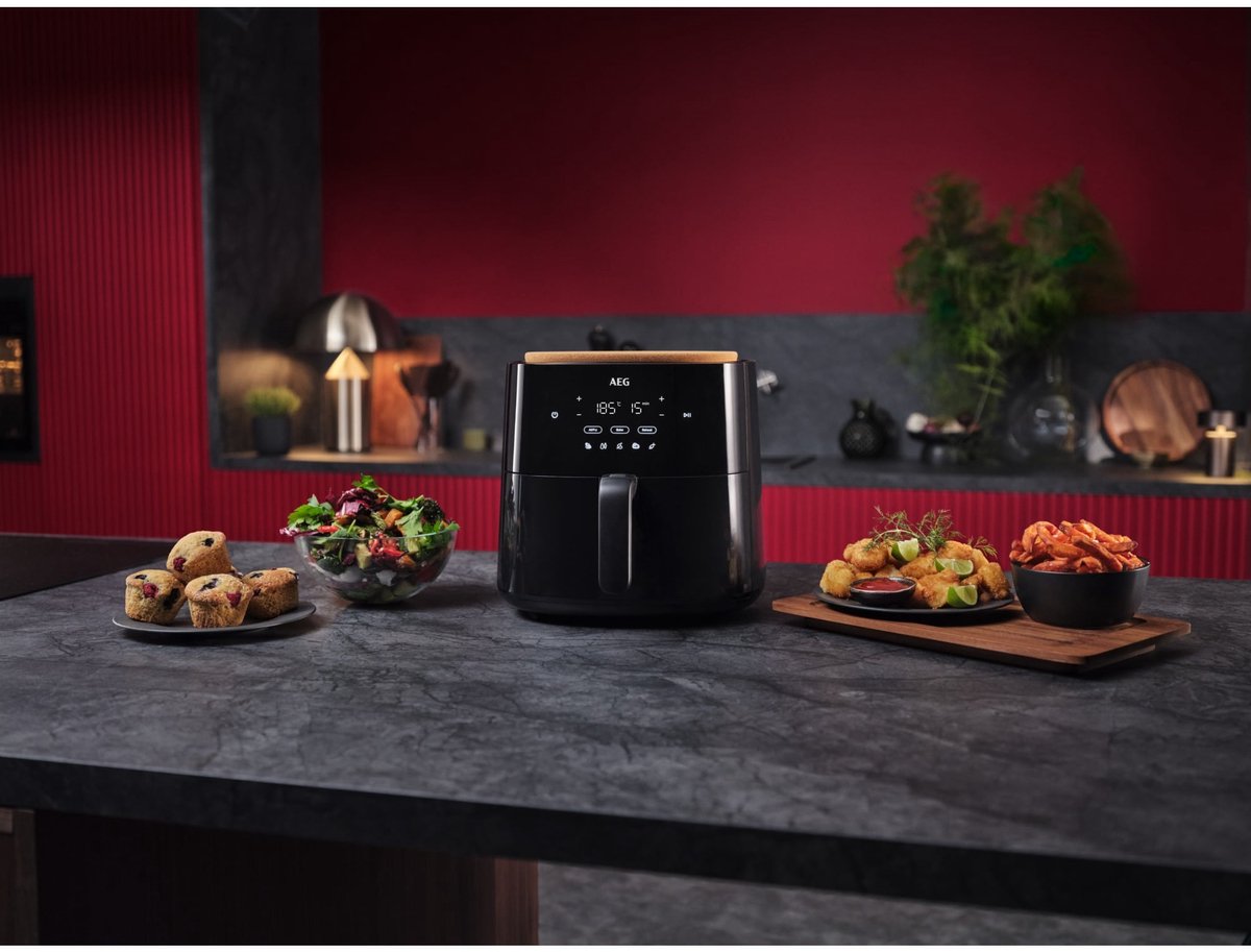AEG 7000 Heissluftfritteuse AAF5B / Fassungsvermögen: 5 l