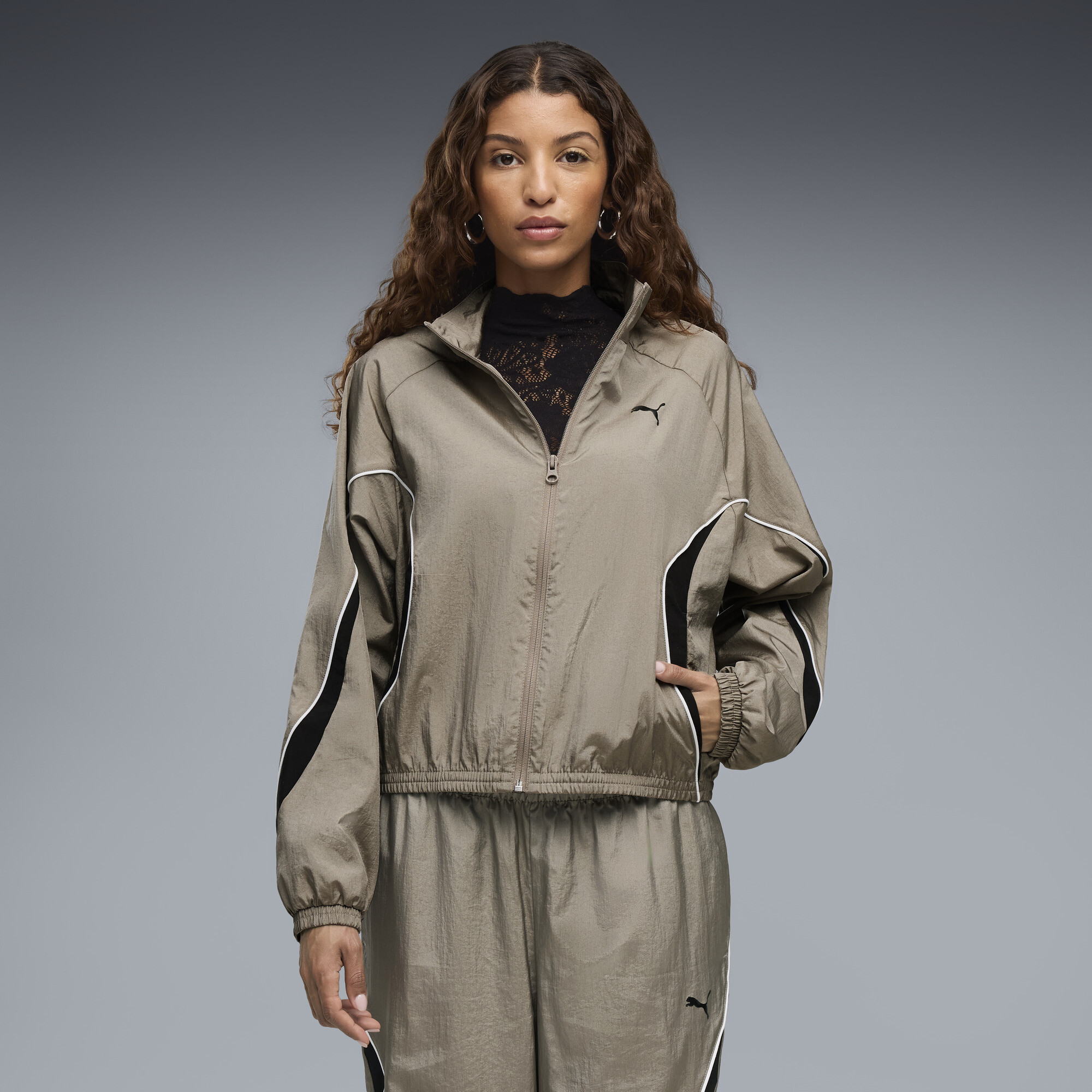 PUMA Sport Relaxed Gewebte Jacke Damen, Kleidung, , XL