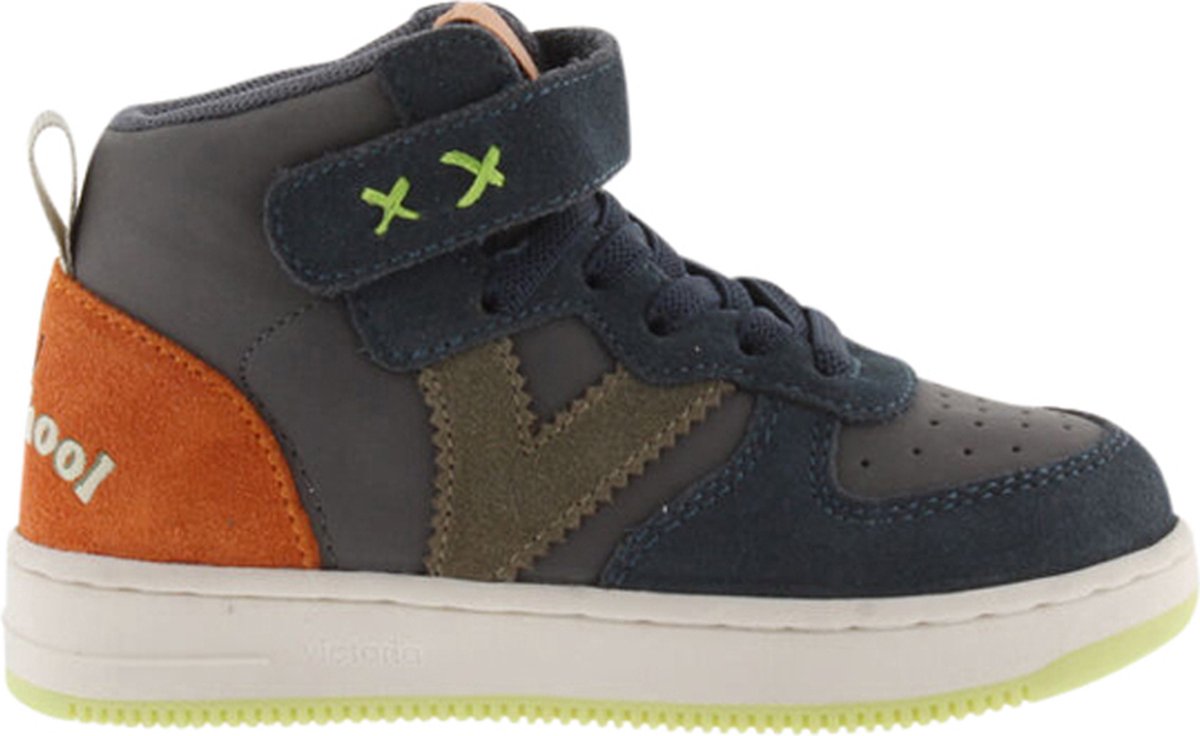 Sneakers in Lederoptik mit elastischer Kordel, Baby Victoria Tiempo