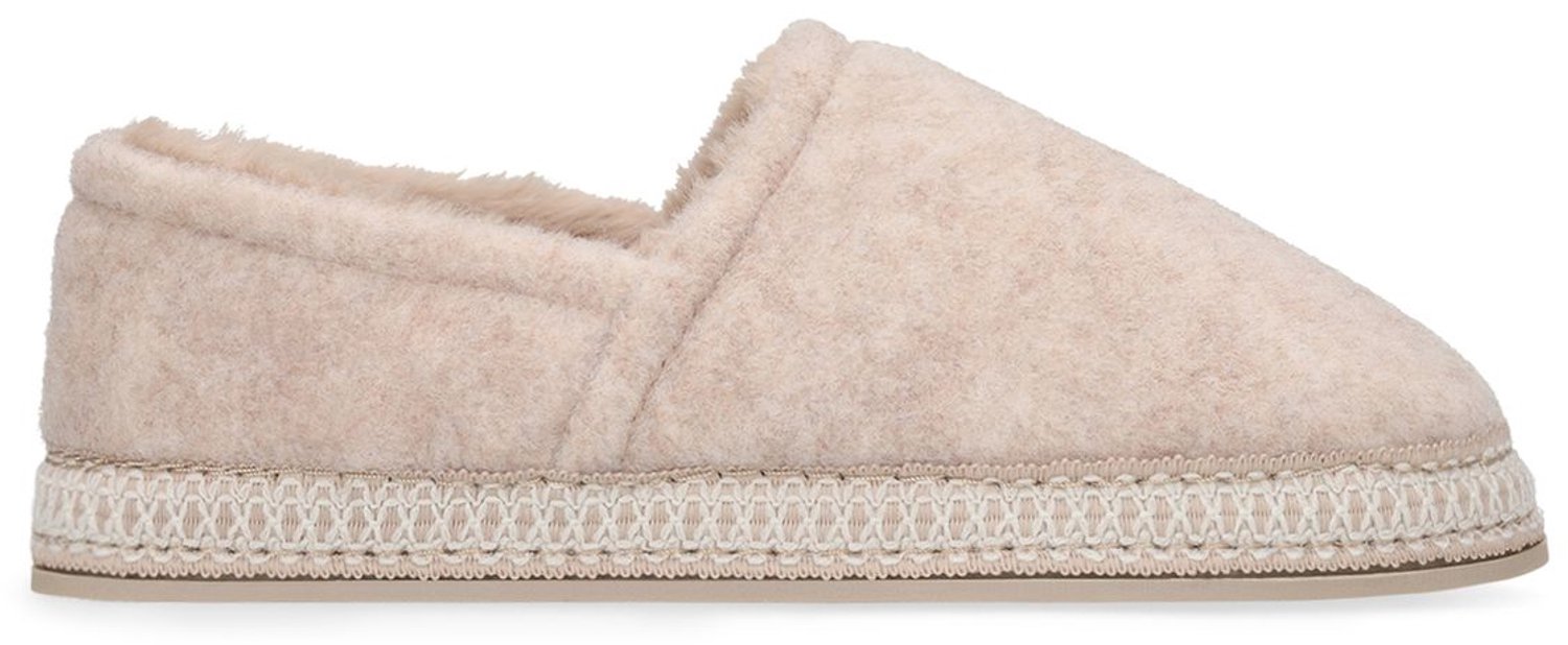 Beigefarbene Pantoffeln mit Fellfutter