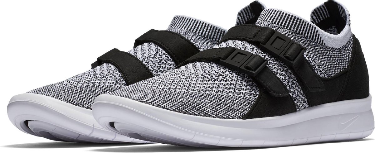Nike Air Sock Racer Ultra Flyknit Oreo Damen 896447-002 36.5 gray