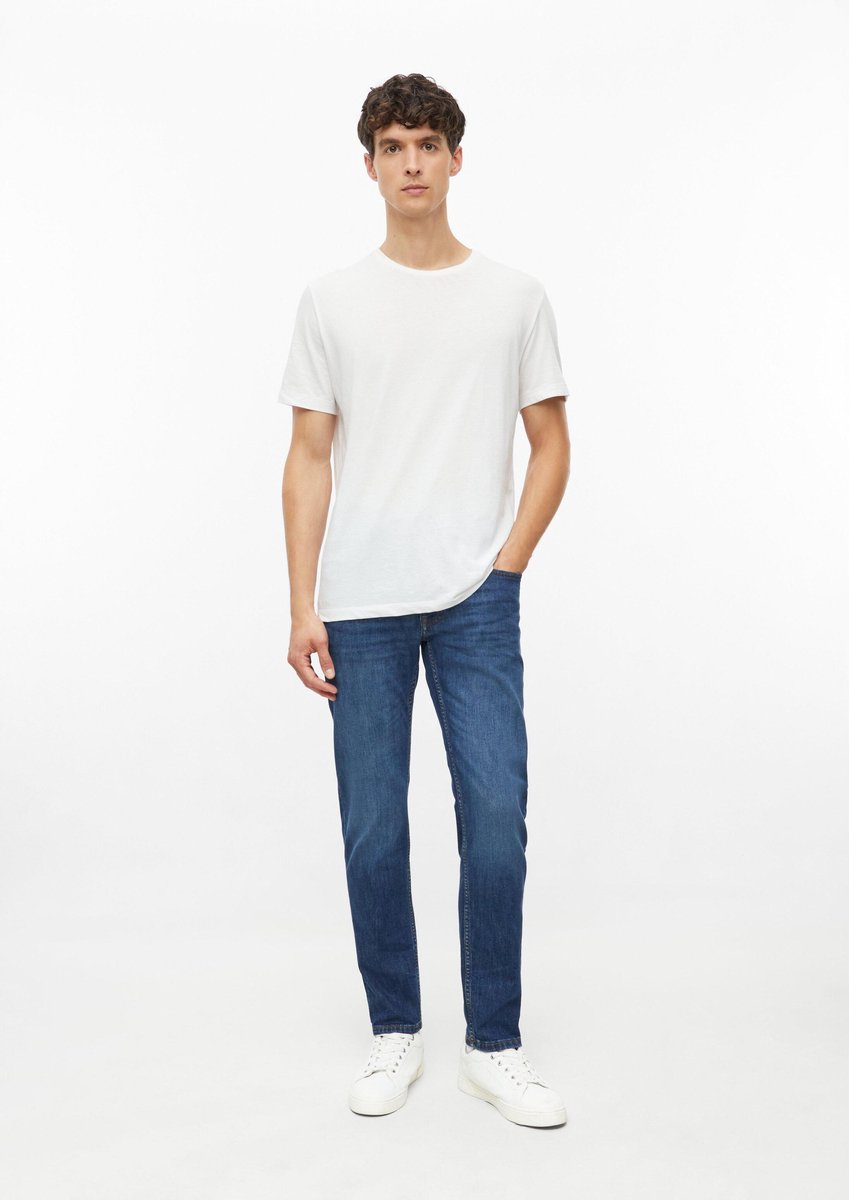 Slim Fit Jeans mit mittlerer Leibhöhe und schmalem Bein mit Gürtelschlaufen s.Oliver Nelio