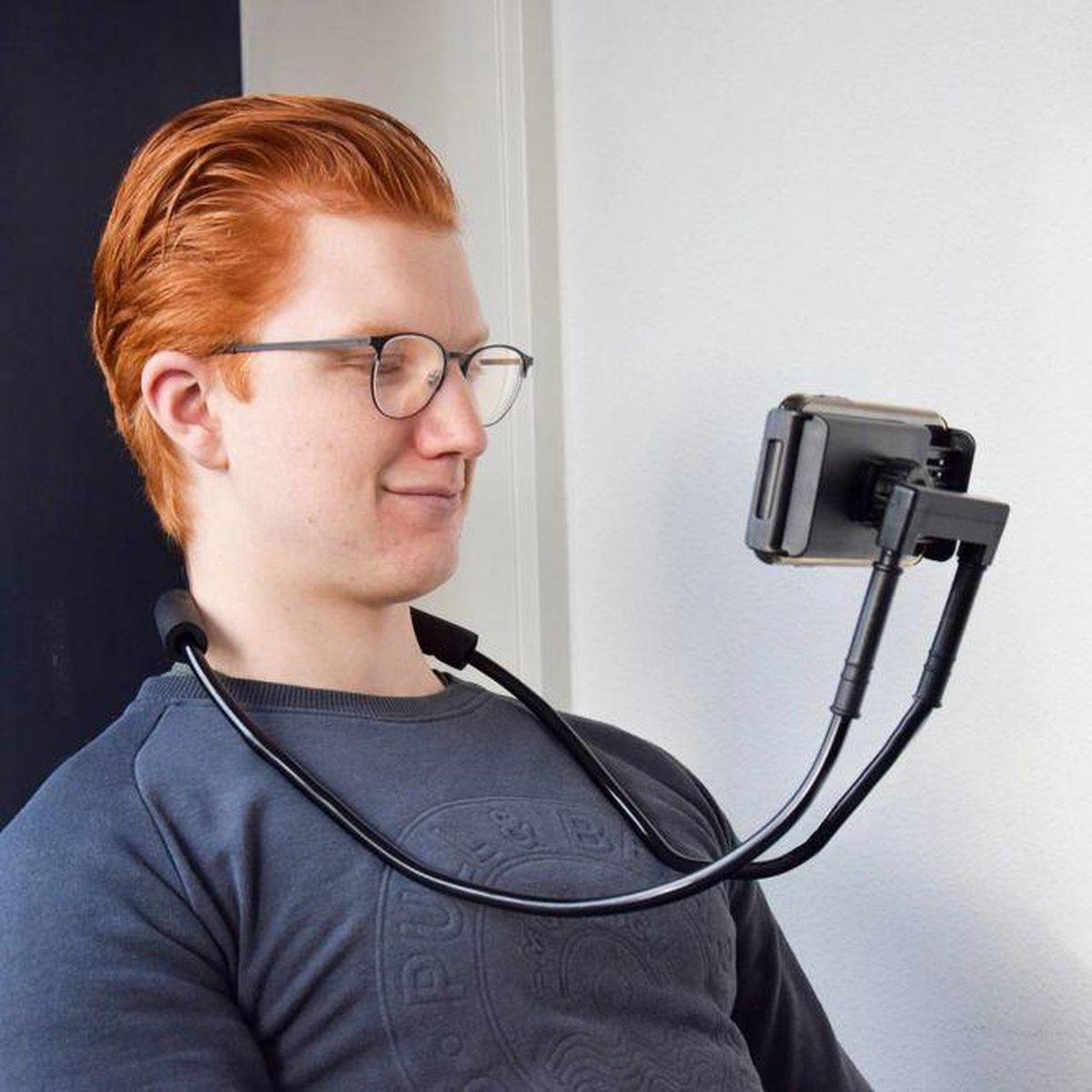 Mikamax NECK PHONE HOLDER