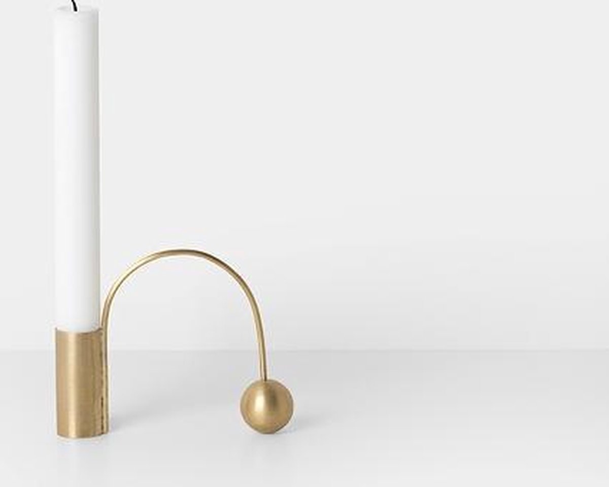 Ferm Living Portacandele Balance in ottone candelabro