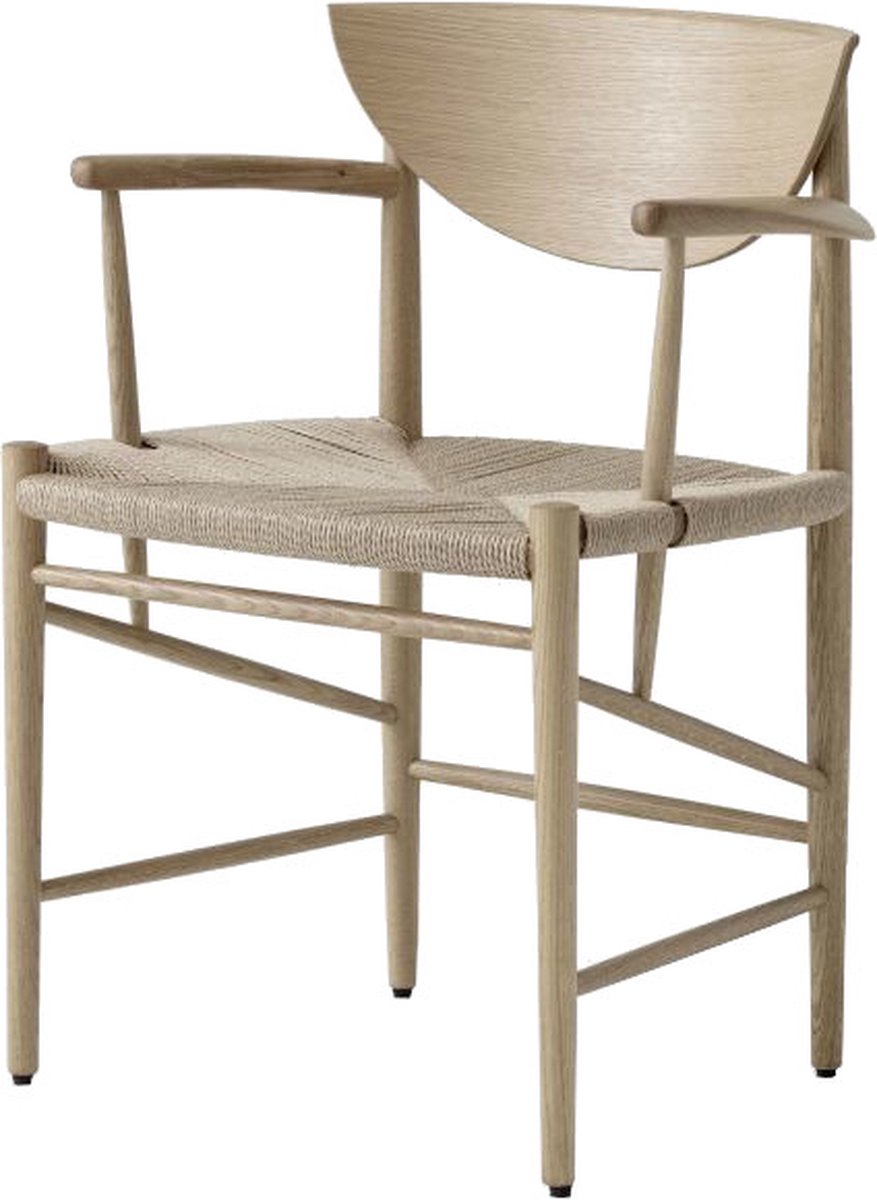 &Tradition Silla Drawn HM4 con reposabrazos roble aceitado