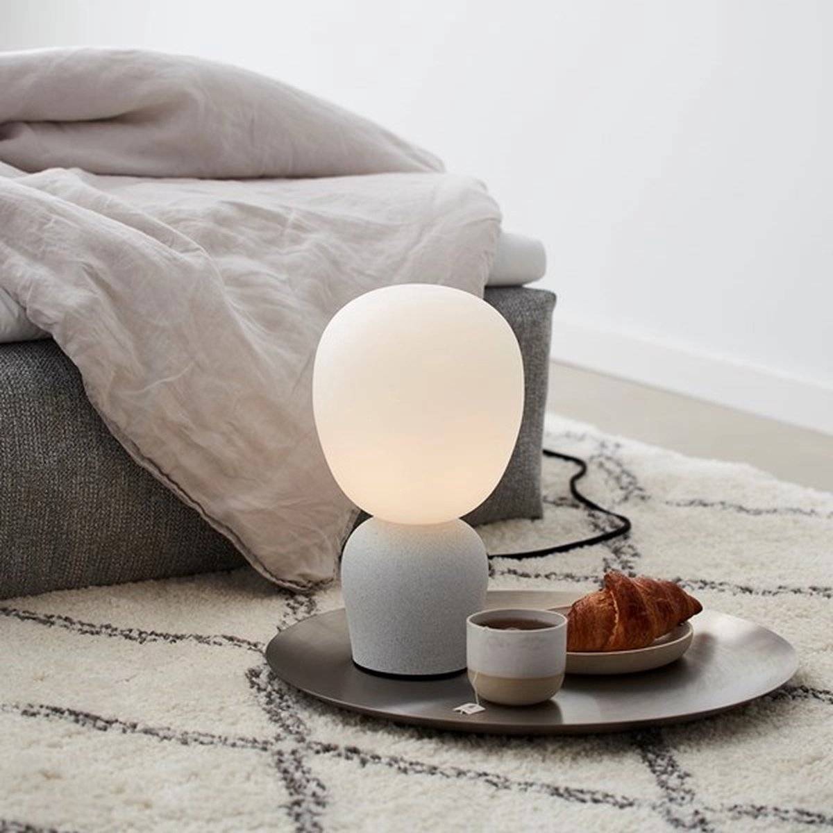 Belid Lámpara de mesa Buddy vidrio opal concha