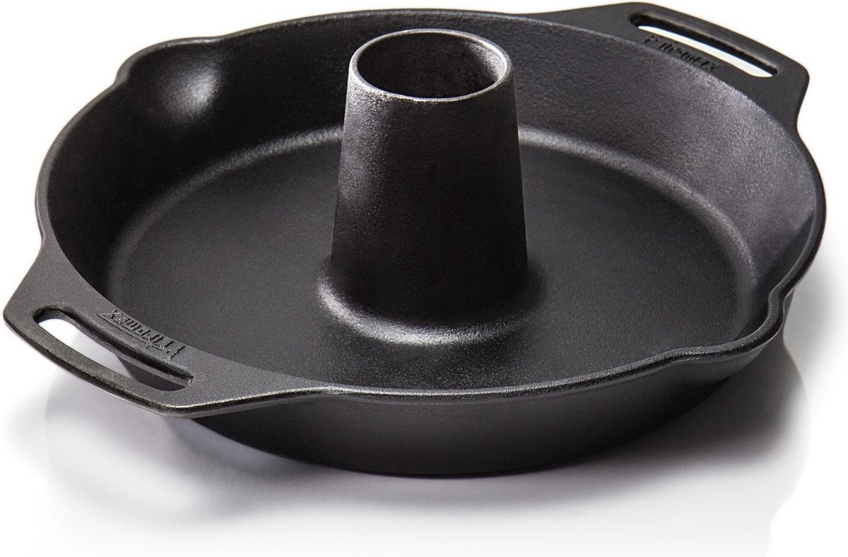 Petromax Gusseiserner Geflügelbräter cf30, Ø30cm, für saftiges Hähnchen oder Ente im Ofen oder Grill, mit Vertiefung für Kräuter, gleichmäßige Hitzeverteilung
