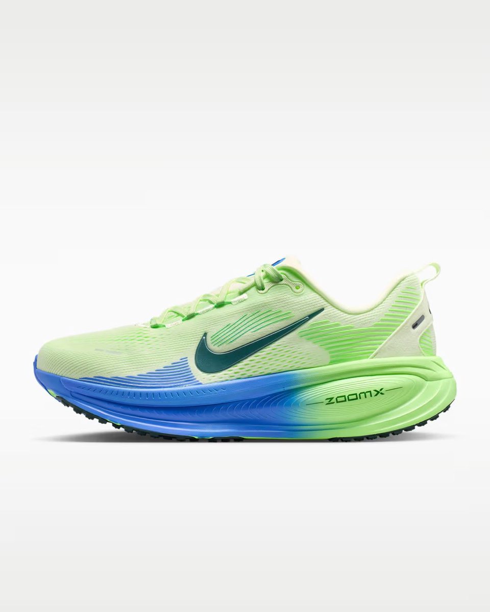 Running shoes Nike Vomero 18