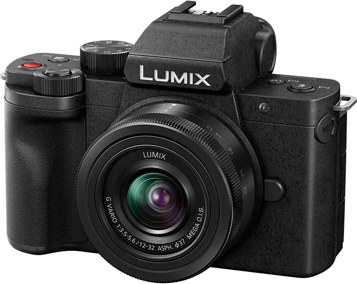 Panasonic Lumix G100D + 12-32mm