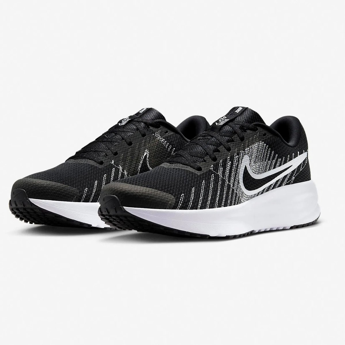 Running shoes Nike Defy