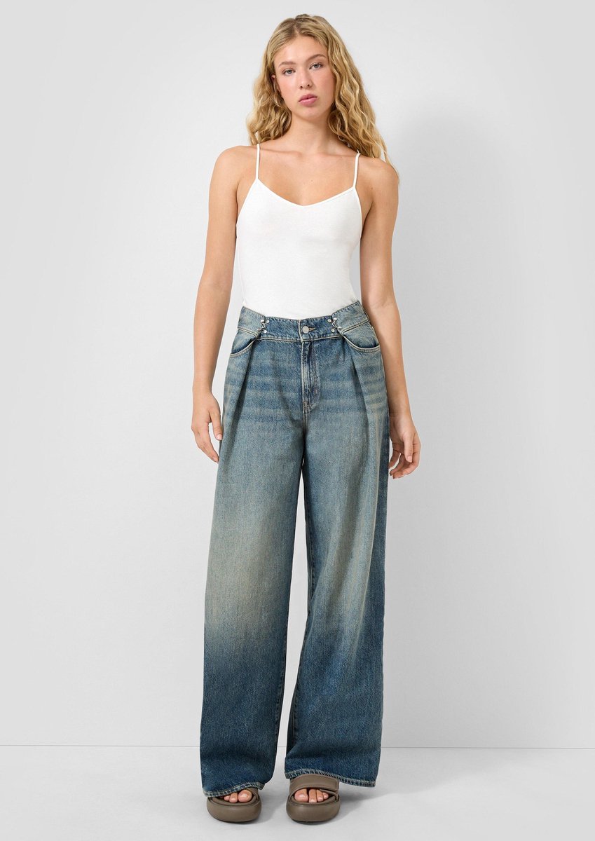 Hoch geschnittene Damen Jeans mit Used-Effekt weit geschnitten QS
