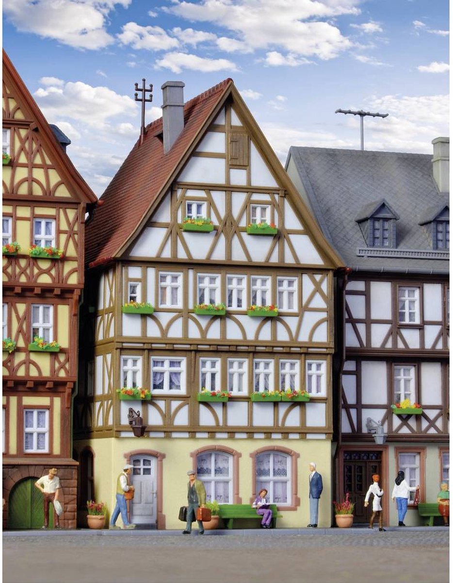 Fagwerkhaus på markedet i Miltenberg H0 Kibri 38903