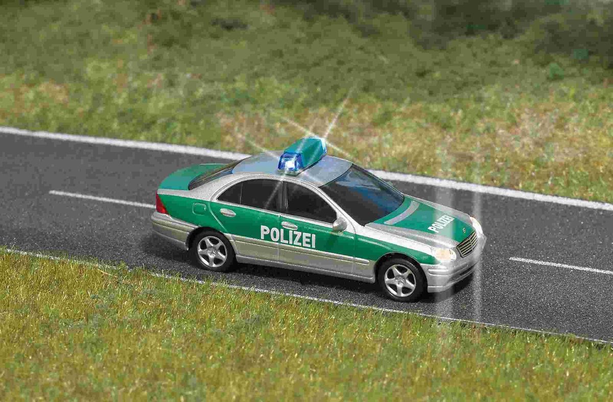 Busch 5630 H0 Udrykningskøretøj model Mercedes Benz MB C-klasse politibil (Busch)