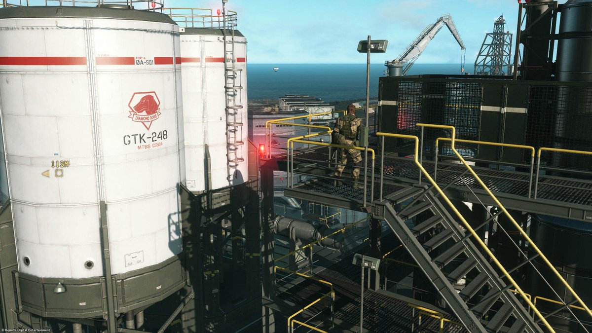 Metal Gear Solid V: The Phantom Pain - Sony PlayStation 4 - Action