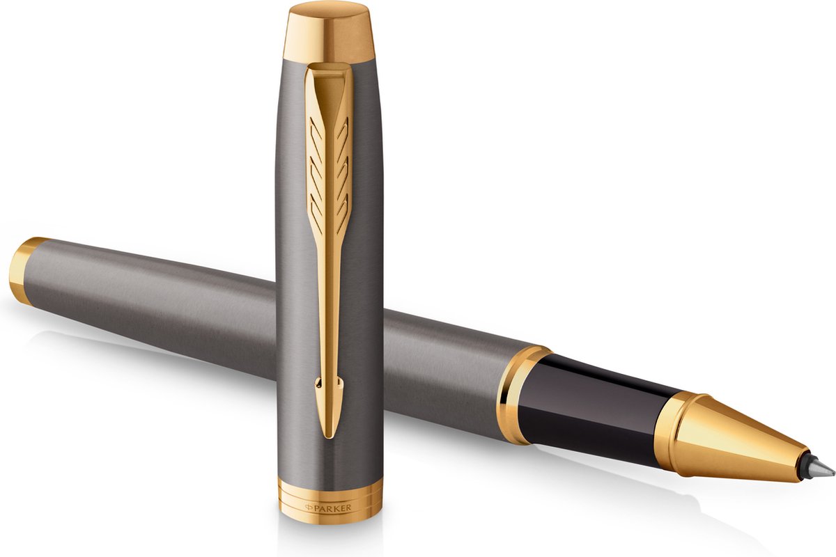 Parker IM Rollerball Pen | Grålakeret med guldbeklædning | Fin rustfri stålspids | Sort blækpatron | Gaveæske
