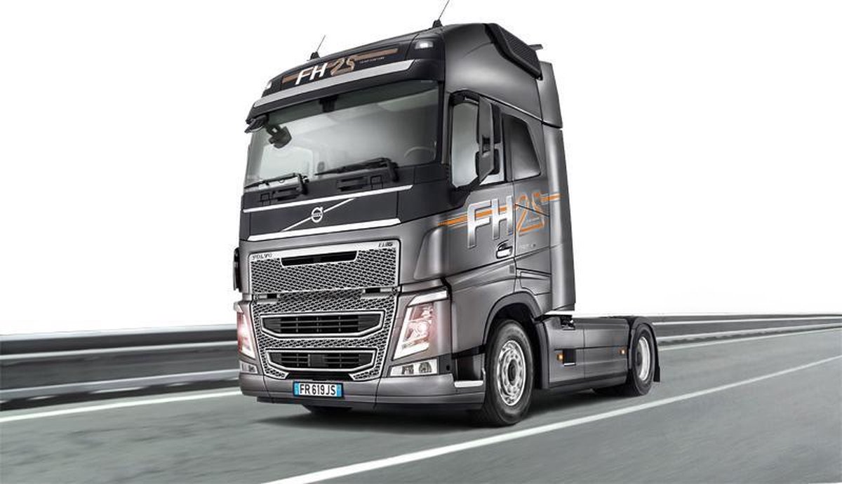 Italeri 3940 Volvo FH4 Globetrotter XL Lastbilsmodell byggsats 1:24