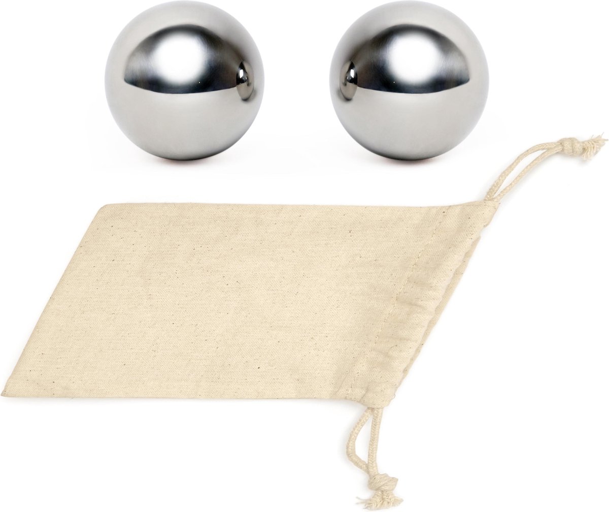 Kikkerland - Stainless Steel Whiskey Balls (BA88)