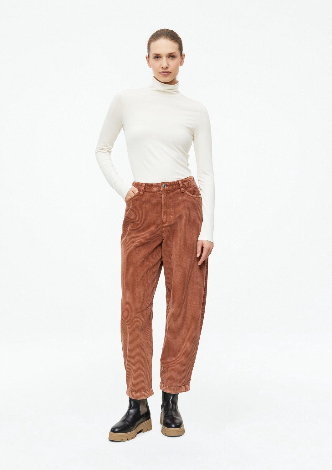 Hochtaillierte 7/8 Cordhose mit weiten Beinen für Damen s.Oliver