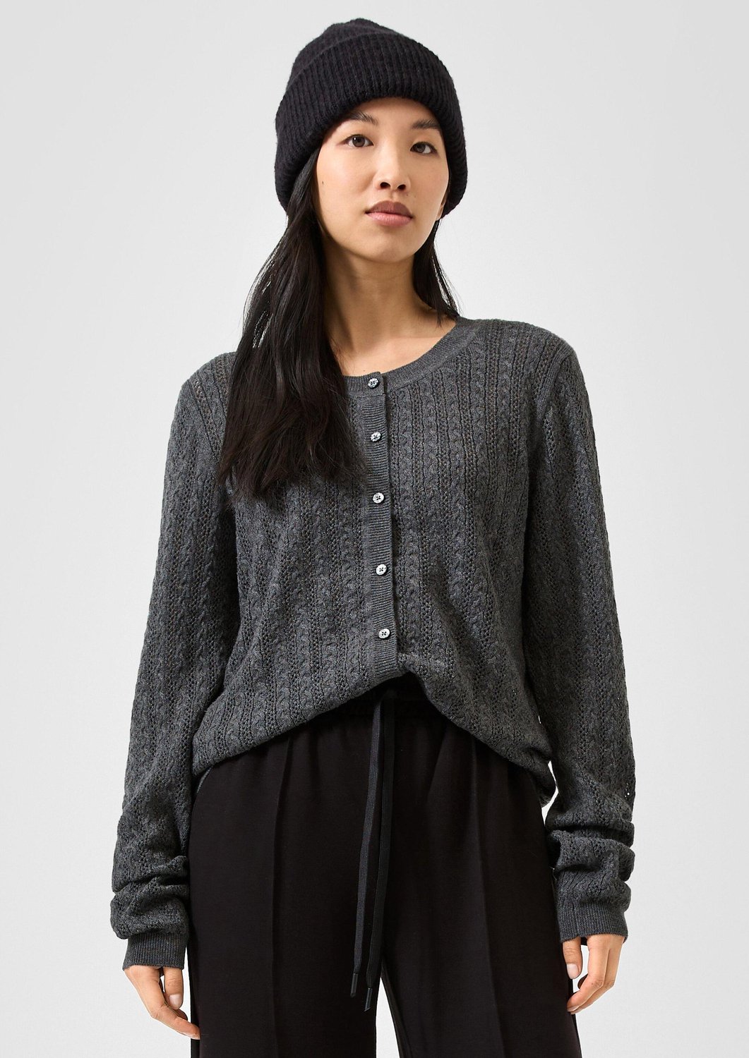 Feiner Cardigan mit Allover-Zopfmuster für Damen QS