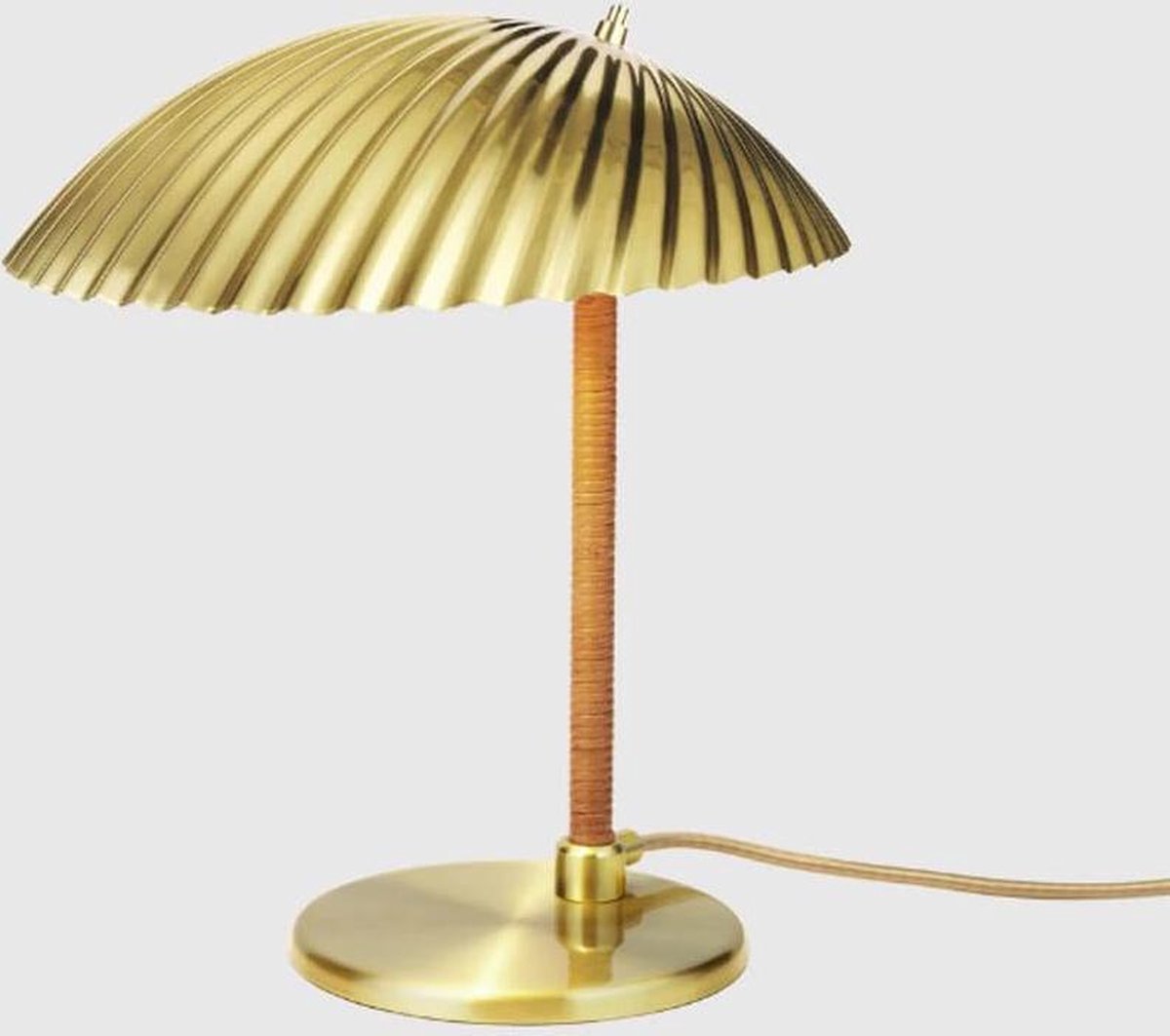 GUBI Lampe de table 5321 Laiton