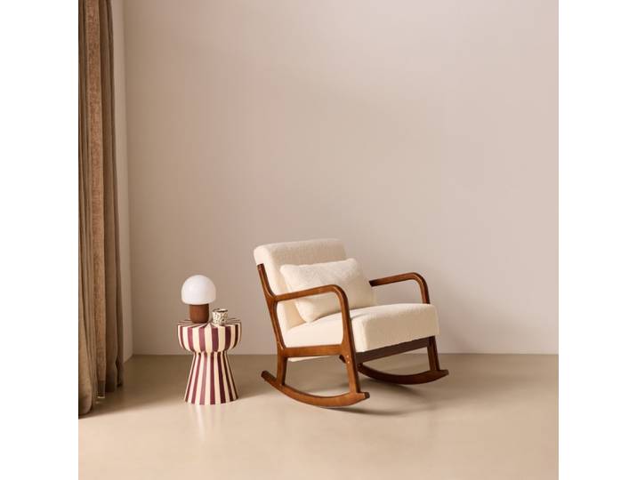 Rocking chair à bouclettes blanches