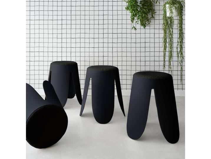 Set de 4 tabourets empilables noirs, bouclette texturée