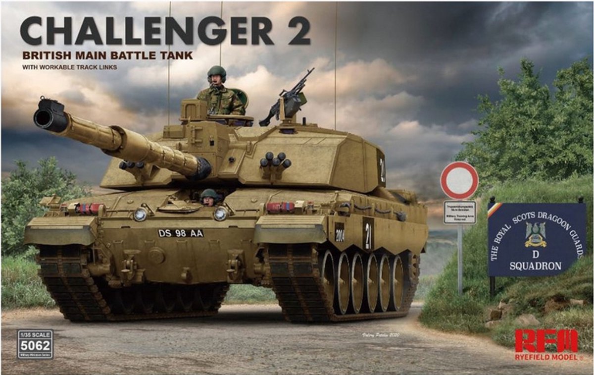British main battle tank Challenger 2 w/workable track links