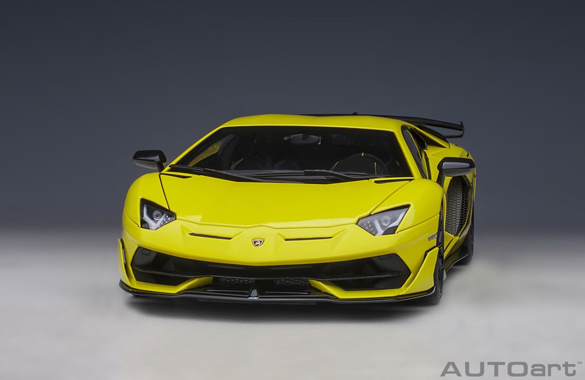 Lamborghini Aventador SVJ Baujahr 2019 gelb 1:18 AUTOart
